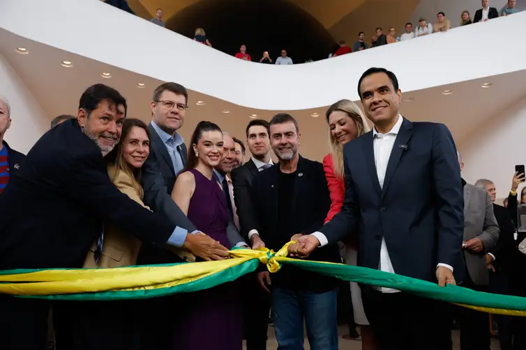 Tânia Rêgo/Agência Brasil Rio de Janeiro (RJ), 12/03/2026 - O ministro do Turismo, Gustavo Feliciano e o presidente da Embratur, Marcelo Freixo, participam da cerimônia de abertura do TurisMall no Museu do Amanhã, região central da cidade. Foto: Tânia Rêgo/Agência Brasil